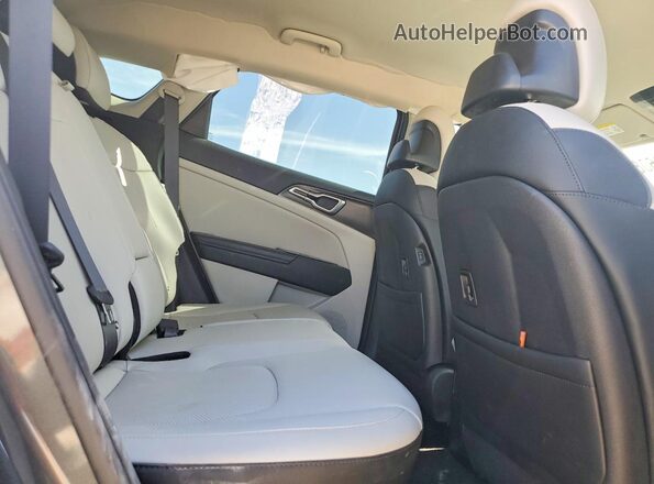 5XYK33DF6RG175702 2024 KIA SPORTAGE Charcoal Rear interior view