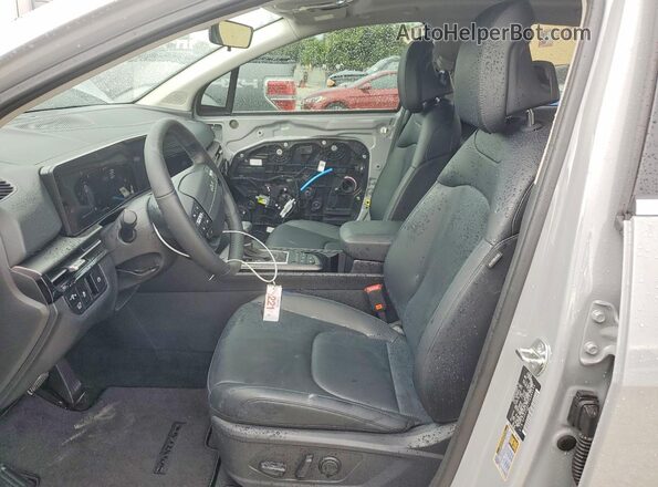 5XYK33DF7TG383594 2026 KIA SPORTAGE Серый Вид салона спереди