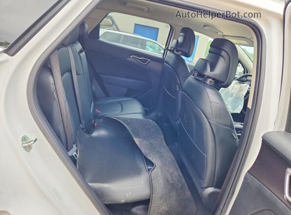 5XYK3CDF2TG380781 2026 KIA SPORTAGE White Widok wnętrza z tyłu
