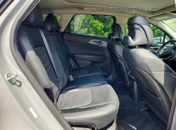 5XYK53AF1PG121848 2023 KIA SPORTAGE Silver უკანა სალონის ხედი