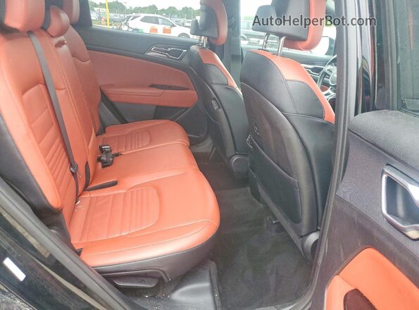 5XYK5CAF3PG001968 2023 KIA SPORTAGE Black Вид задньої частини салону