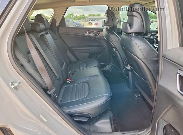 5XYK5CAF8PG002582 2023 KIA SPORTAGE Gray Սալոնի հետևի տեսք