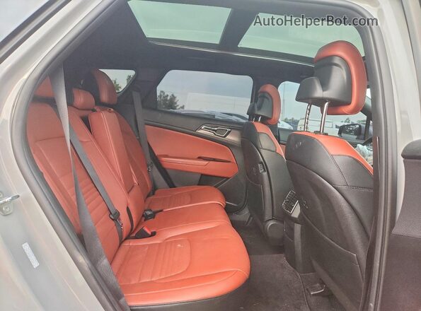 5XYK5CDF8SG252795 2025 KIA SPORTAGE Серый Вид задней части салона