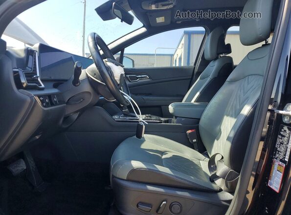 5XYK6CAF3PG006228 2023 KIA SPORTAGE Black Front interior view