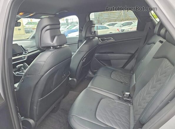 5XYK6CDF0SG273881 2025 KIA SPORTAGE Gray Vista interior trasera