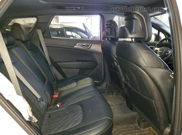5XYK6CDF9RG173501 2024 KIA SPORTAGE White Rear interior view