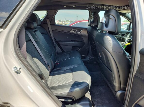 5XYK6CDFXRG224276 2024 KIA SPORTAGE Серый Вид задней части салона