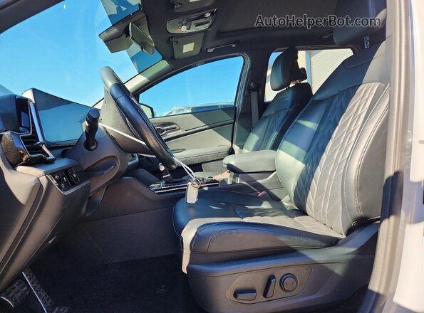 5XYK7CAF7PG015169 2023 KIA SPORTAGE Gray Вид салону спереду