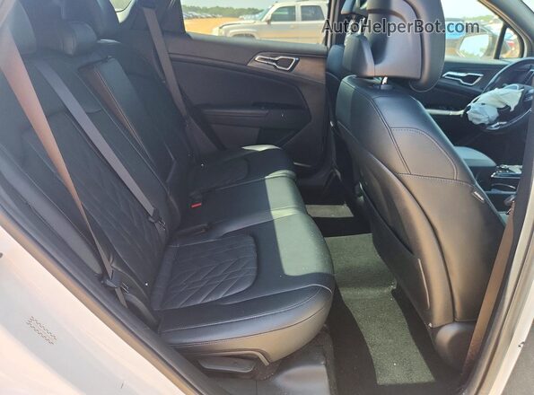 5XYK7CDF5RG165635 2024 KIA SPORTAGE White Вид задньої частини салону