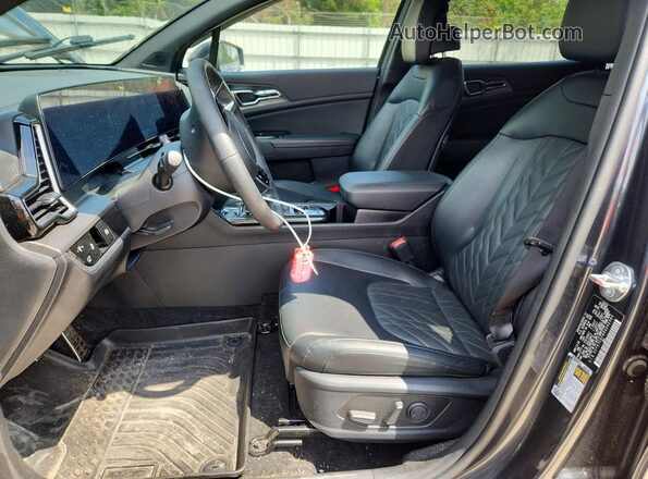 5XYK7CDF6RG202580 2024 KIA SPORTAGE Черный Вид салона спереди