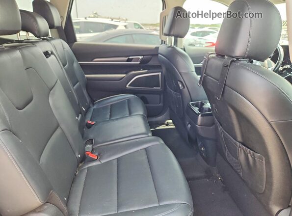 5XYP24HC4LG080528 2020 KIA TELLURIDE White Widok wnętrza z tyłu