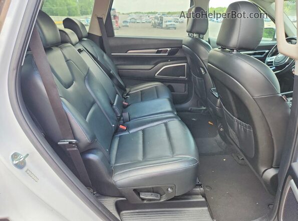 5XYP24HC7LG047054 2020 KIA TELLURIDE White უკანა სალონის ხედი