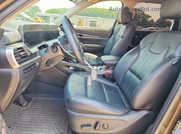 5XYP34GC2PG354958 2023 KIA TELLURIDE Brown Front interior view