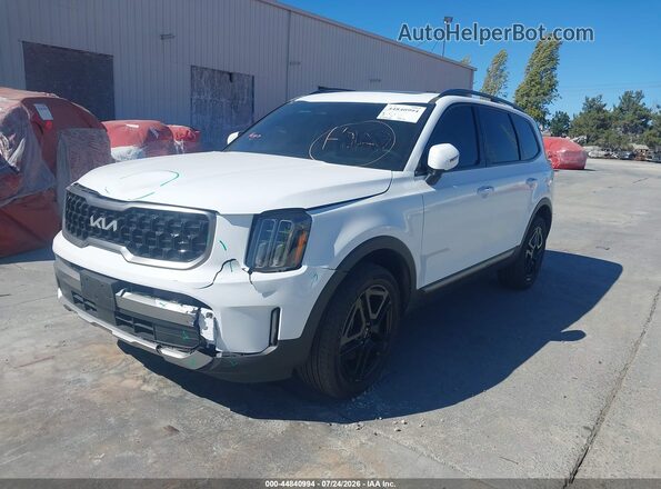 5XYP3DGC6PG340979 2023 KIA TELLURIDE White Передня ліва чверть