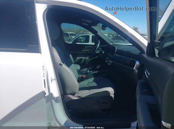 5XYP3DGC6PG340979 2023 KIA TELLURIDE White Вид салону спереду