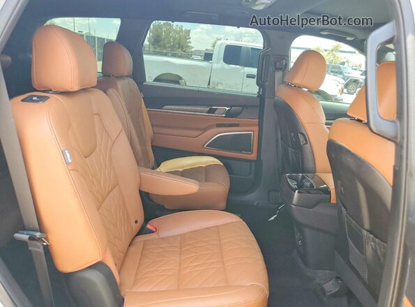 5XYP3DGC9RG540094 2024 KIA TELLURIDE Silver უკანა სალონის ხედი