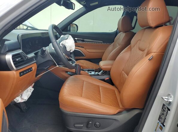 5XYP3DGC9RG540094 2024 KIA TELLURIDE Silver წინა სალონის ხედი