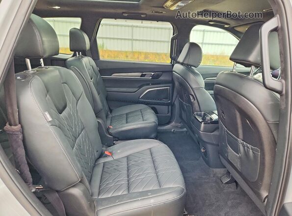 5XYP5DGC5RG543021 2024 KIA TELLURIDE Gray Widok wnętrza z tyłu