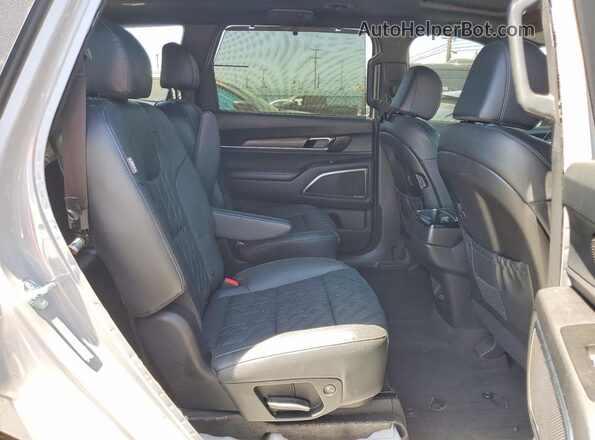 5XYP5DGCXRG446574 2024 KIA TELLURIDE Gray Widok wnętrza z tyłu