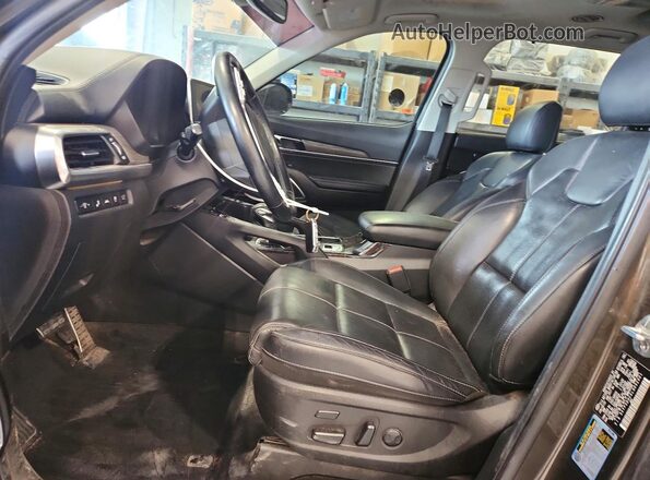 5XYP5DHC6LG092901 2020 KIA TELLURIDE Зеленый Вид салона спереди
