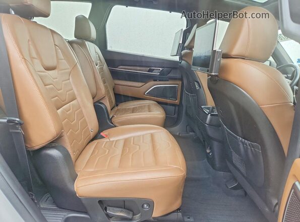 5XYP5DHC9NG310977 2022 KIA TELLURIDE Gray Rear interior view