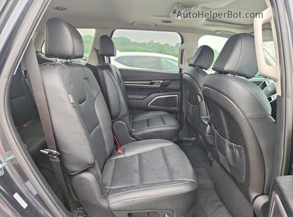 5XYP6DGCXRG549510 2024 KIA TELLURIDE Charcoal Rear interior view