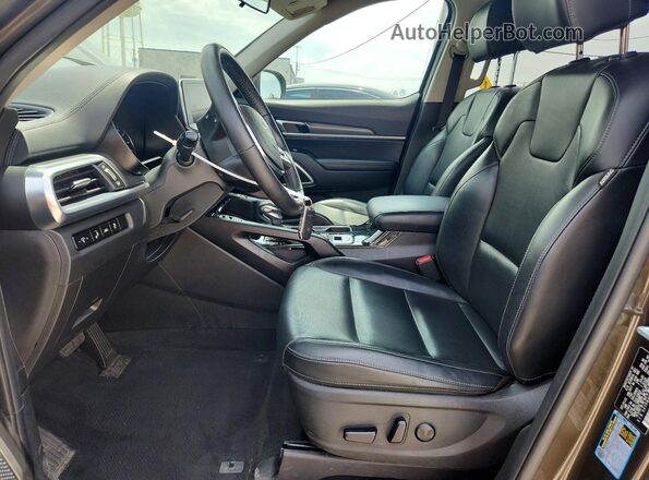 5XYP6DHCXNG244436 2022 KIA TELLURIDE Коричневый Вид салона спереди
