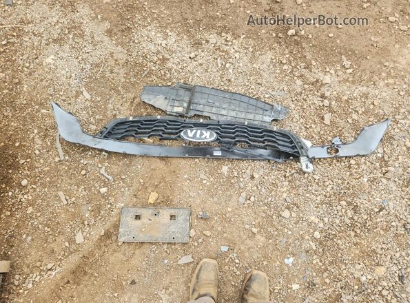 5XYPG4A30KG577960 2019 KIA SORENTO Silver Engine compartment view