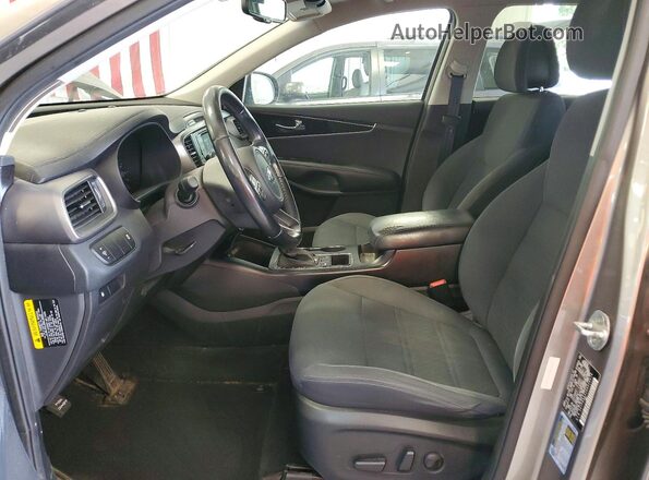 5XYPG4A32GG028574 2016 KIA SORENTO Silver Вид салону спереду