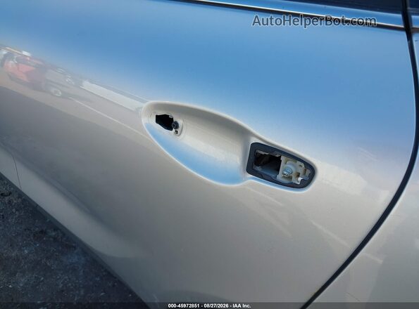 5XYPG4A36HG249077 2017 KIA SORENTO Серебряный Вид спереди