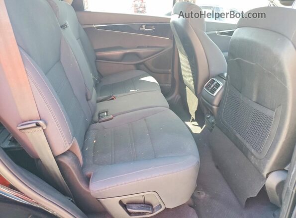 5XYPG4A37GG090469 2016 KIA SORENTO Black Rear interior view