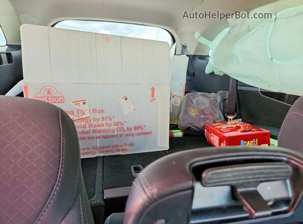5XYPG4A38KG596885 2019 KIA SORENTO Silver Rear seats view