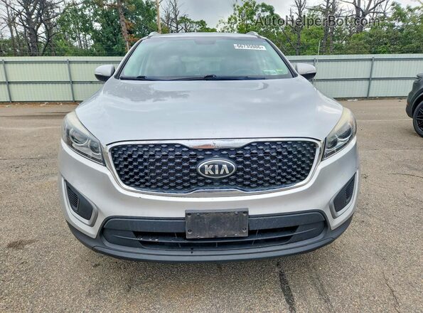 5XYPG4A39GG038647 2016 KIA SORENTO Silver Vista de los asientos traseros