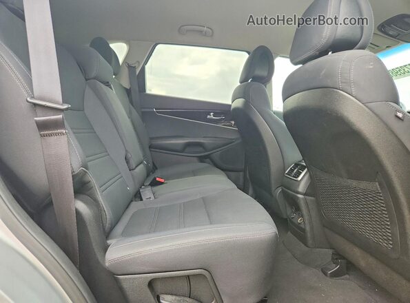 5XYPG4A39GG038647 2016 KIA SORENTO Silver 