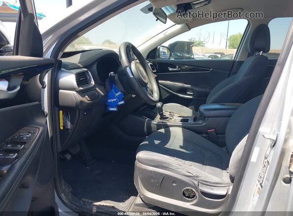 5XYPG4A39GG087024 2016 KIA SORENTO Silver Vista interior delantera