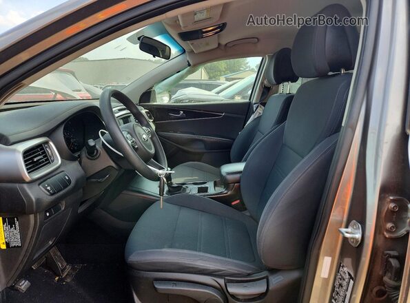 5XYPG4A39GG124816 2016 KIA SORENTO Gray Vista interior delantera