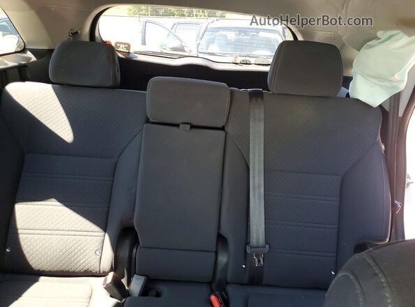 5XYPG4A52HG225540 2017 KIA SORENTO White Вид задніх сидінь