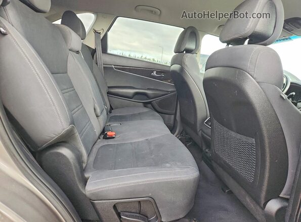 5XYPGDA13GG062215 2016 KIA SORENTO Серый Вид задней части салона
