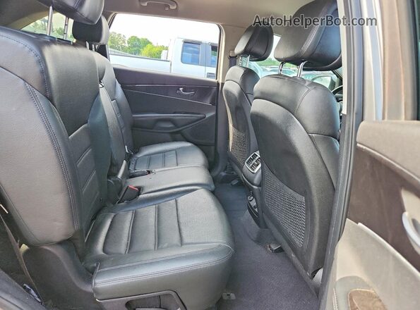5XYPGDA32GG044161 2016 KIA SORENTO Серый Вид задней части салона
