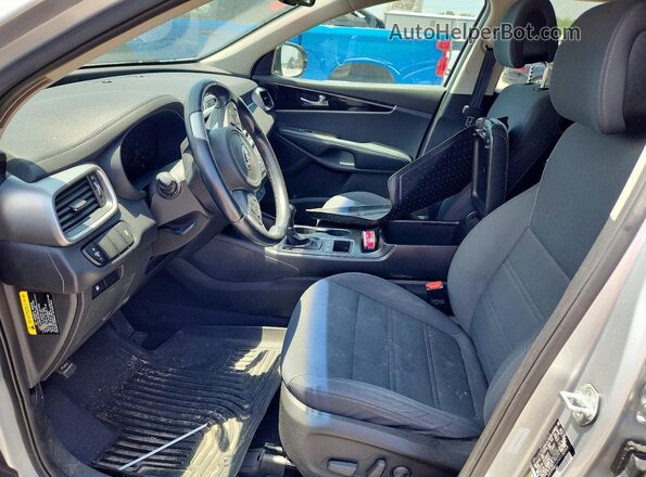 5XYPGDA32GG112717 2016 KIA SORENTO Silver Вид салону спереду