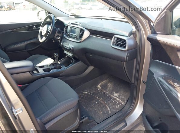 5XYPGDA34GG023344 2016 KIA SORENTO Gray Widok wnętrza z przodu