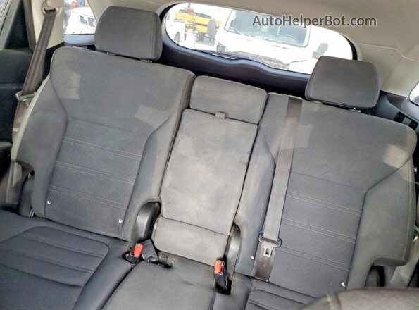 5XYPGDA34GG103016 2016 KIA SORENTO White Rear seats view