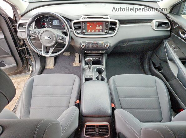 5XYPGDA34HG264595 2017 KIA SORENTO Черный Вид щитка приборов