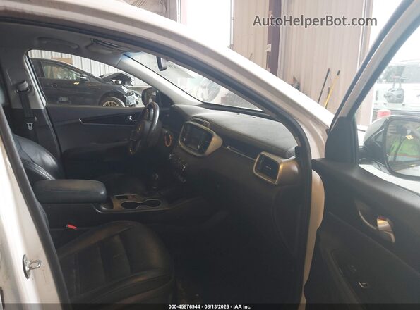 5XYPGDA34HG265231 2017 KIA SORENTO Белый Вид салона спереди