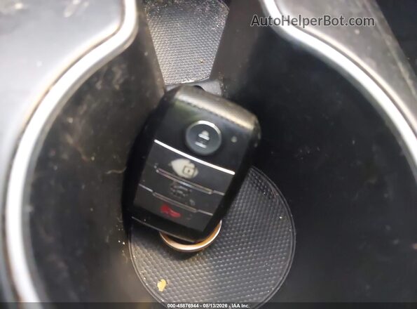 5XYPGDA34HG265231 2017 KIA SORENTO Белый Вид панели приборов