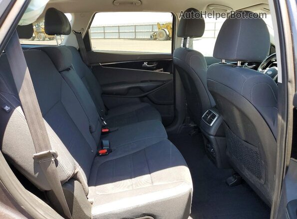 5XYPGDA35KG438780 2019 KIA SORENTO Gray Rear interior view