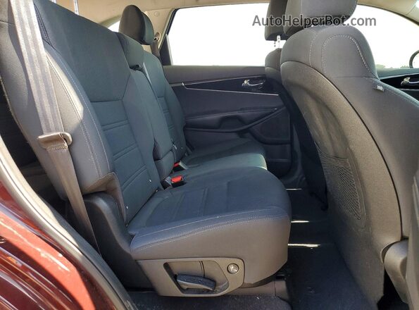 5XYPGDA37LG638643 2020 KIA SORENTO Burgundy Widok wnętrza z tyłu