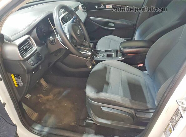 5XYPGDA39HG259196 2017 KIA SORENTO White Widok wnętrza z przodu