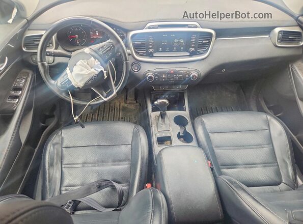 5XYPGDA39HG329179 2017 KIA SORENTO Burgundy Vista del salpicadero