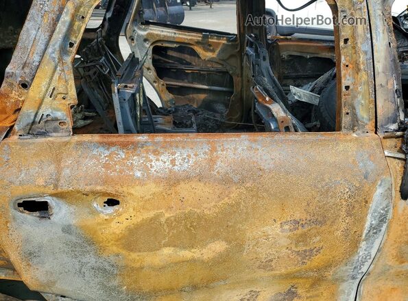 5XYPGDA3XJG348085 2018 KIA SORENTO Burn Vista interior trasera